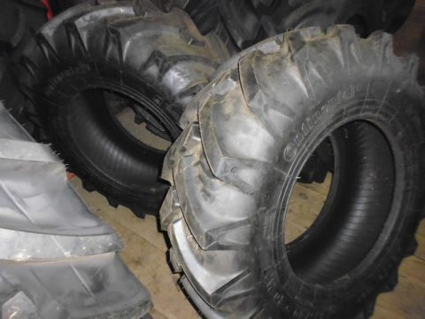 Continental 335/80-20 AS-Farmer bei HEBA-Reifen in Mistelbach bei Wels.