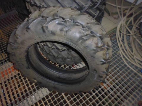 2 Stk. MRL 4.00-8 MIM 374 bei HEBA-Reifen in Mistelbach bei Wels.
