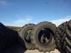 2 Stk. Bridgestone 600/65R34 bei HEBA-Reifen in Mistelbach bei Wels.