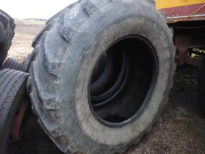 1 Stk. Firestone 540/65R28 bei HEBA-Reifen in Mistelbach bei Wels.