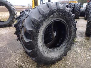 1 Stk. 425/75R20 bei HEBA-Reifen in Mistelbach bei Wels.